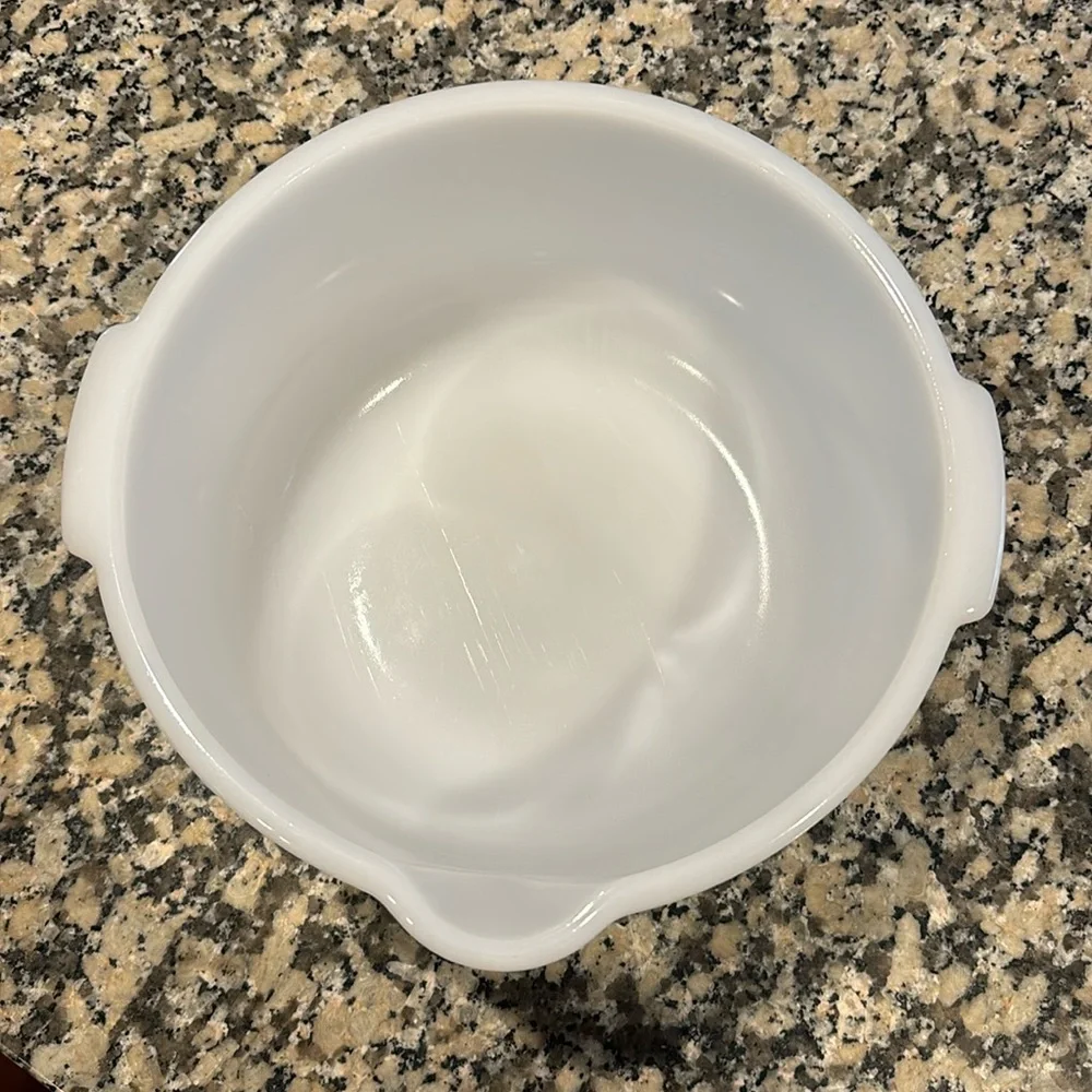 Vtg GlassBake 9 Made for Sunbeam White Glass Mixing Bowl 9” x 4 1/2” pour spout